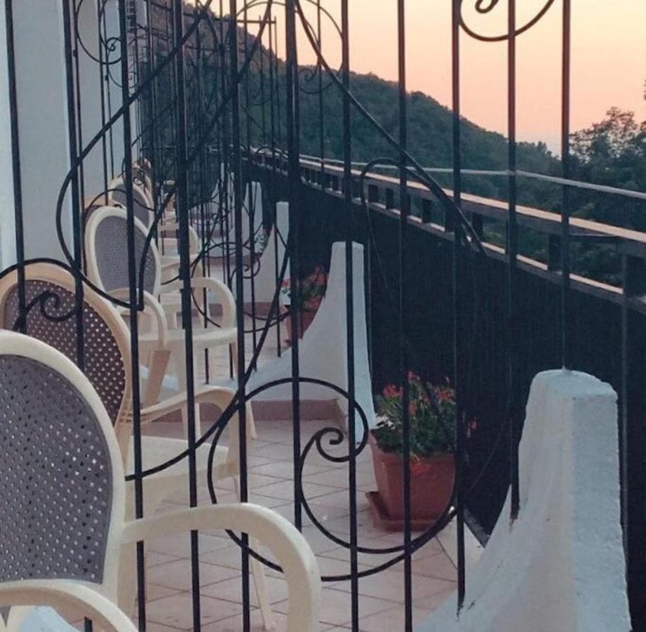 Hotel Parco Delle Rose อัคควัปเปซา ภายนอก รูปภาพ